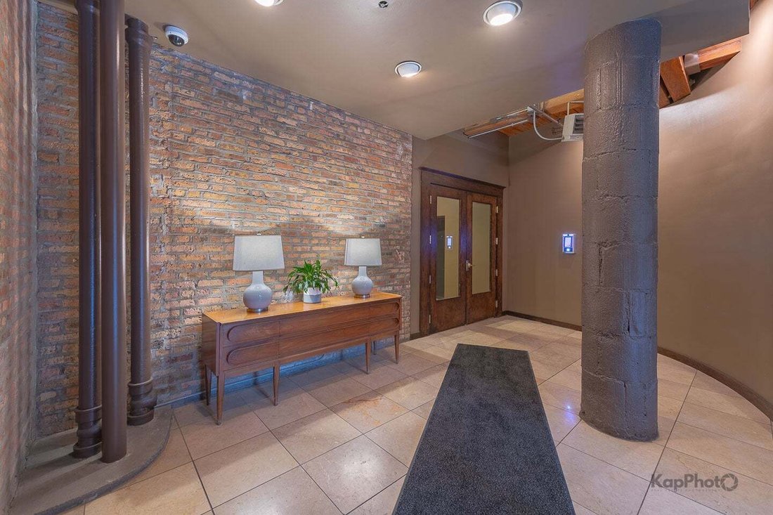 Condo in Chicago, Illinois, United States 2 - 17012229