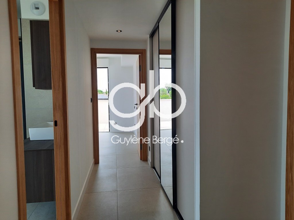 Apartment in Centre Ville, Castries, France 3 - 17011612