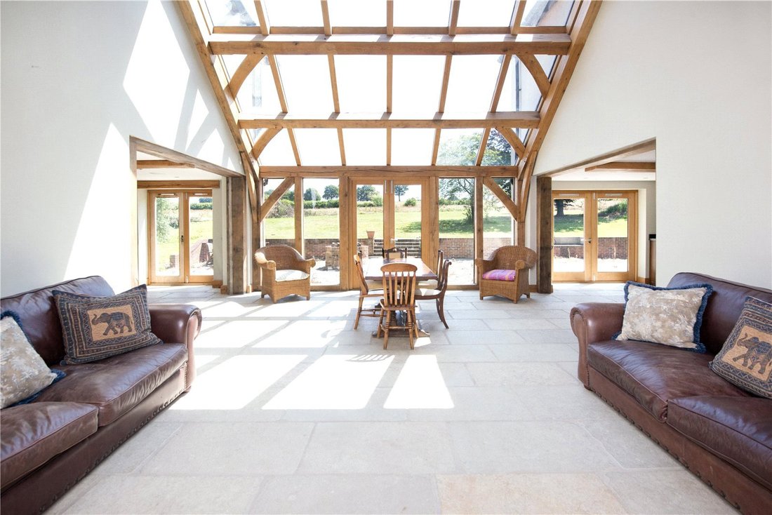 House in Edenbridge, England 2 - 17010887