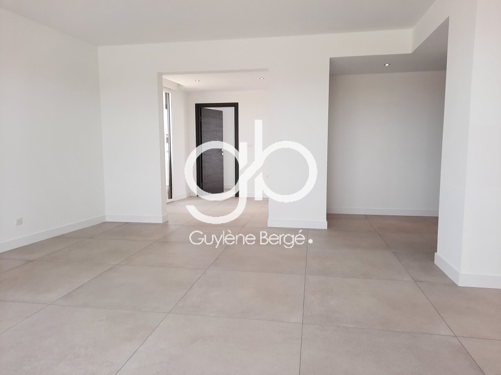 Apartment in Centre Ville, Castries, France 2 - 17011602
