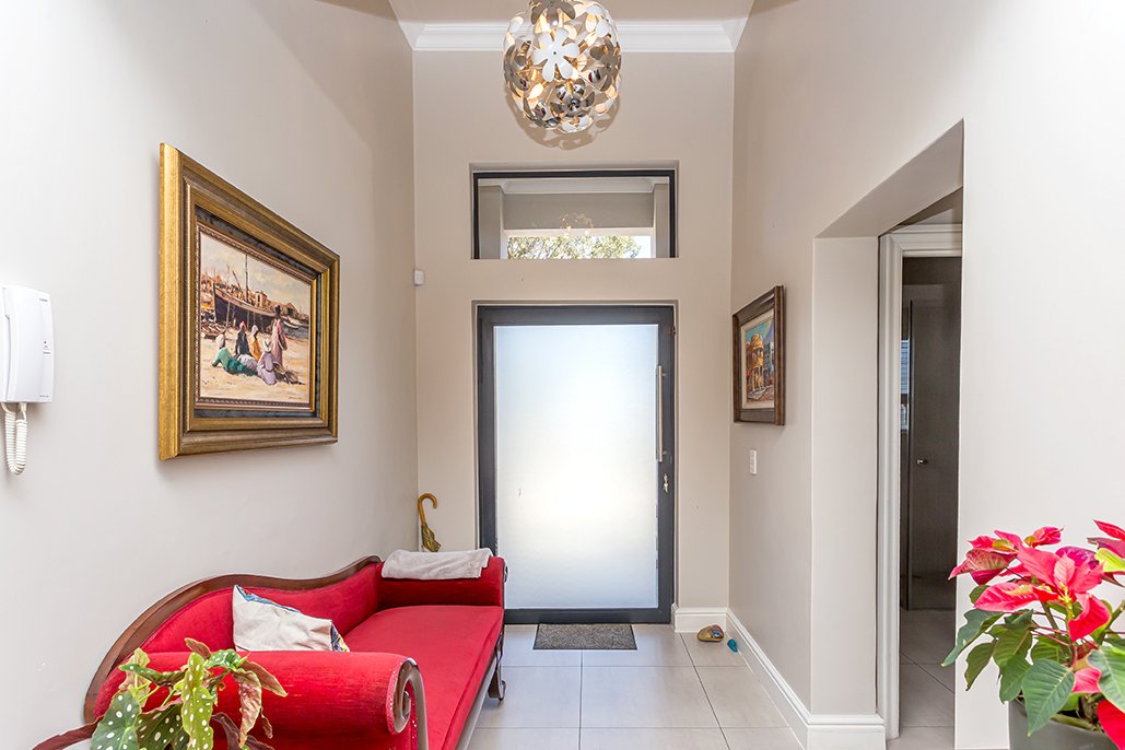 House in Bothasig, Cape Town, South Africa 3 - 17012066