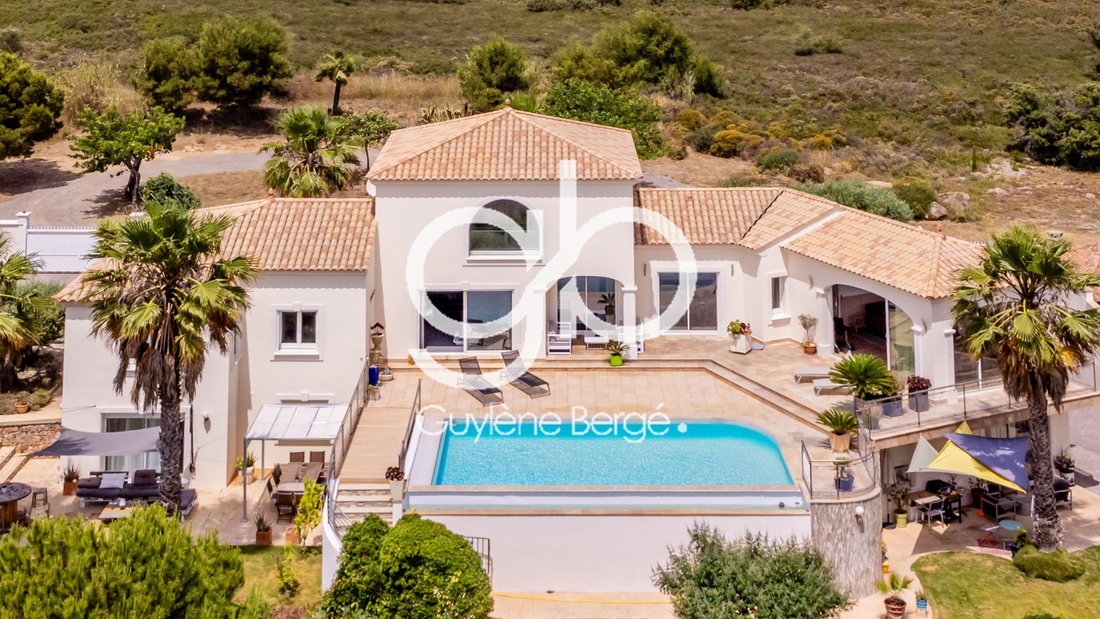 Villa in Bouzigues, Occitania, France 1 - 17010661