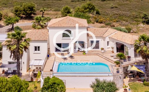 Villa in Bouzigues, Occitania, France 1