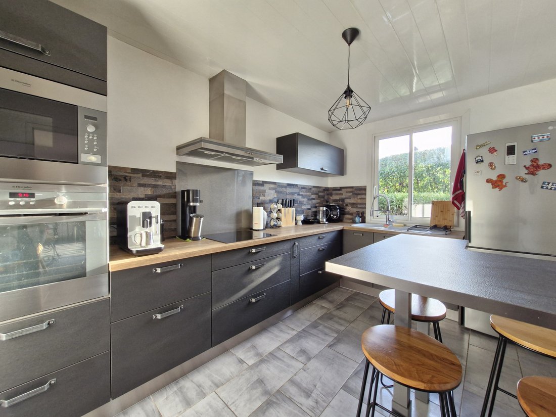 Villa in Saint-Drezery, Occitania, France 2 - 17010465