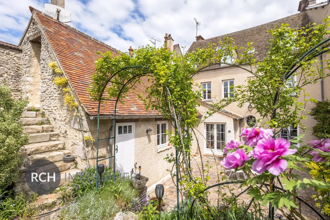 House in Houdan, Ile-de-France, France 1 - 17011309