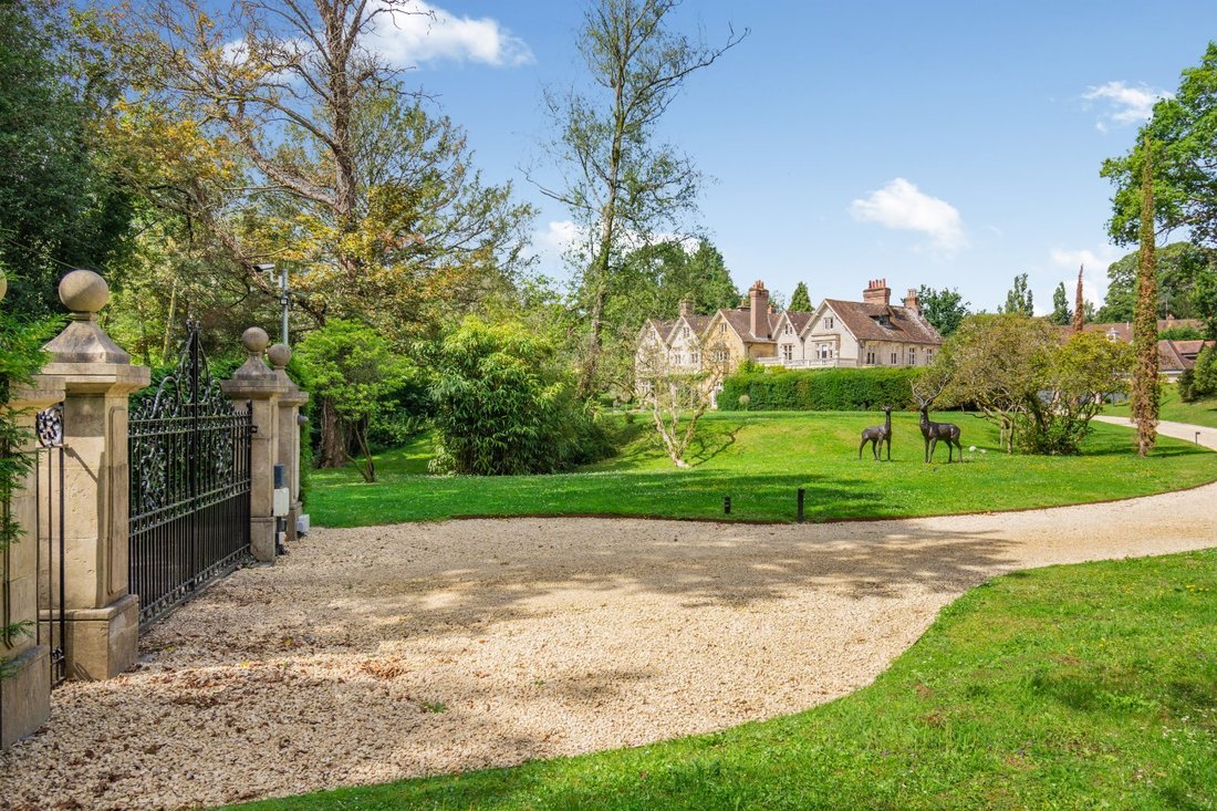 House in Bolney, England 2 - 17009997