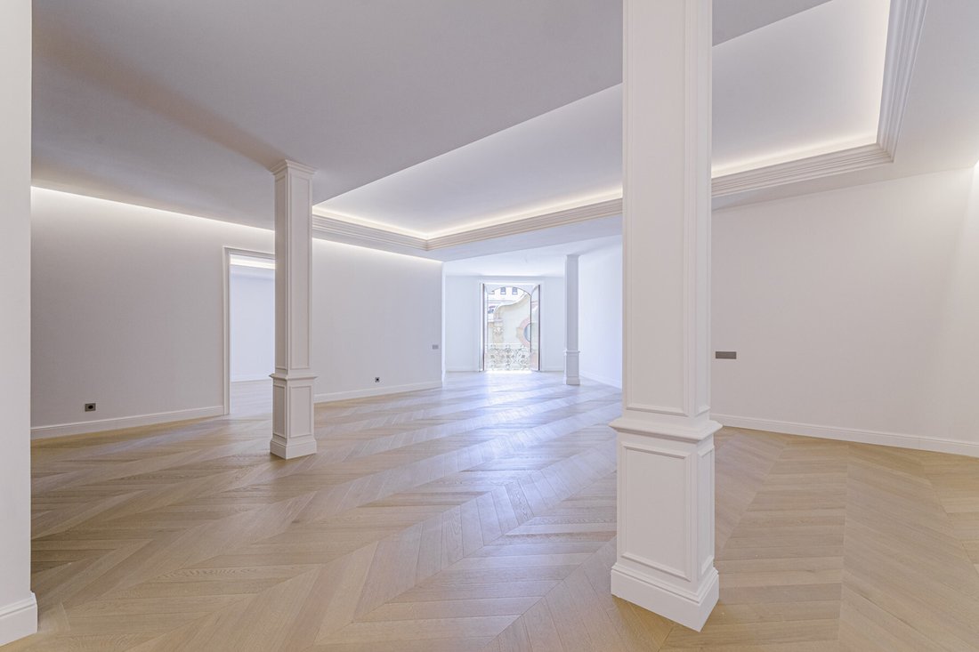Apartment in Eixample, Barcelona, Spain 3 - 14689520