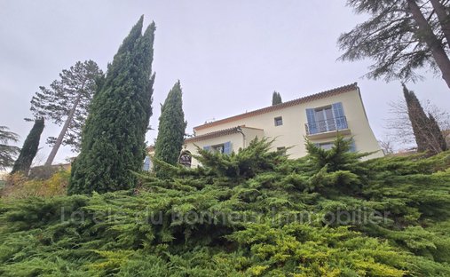 Villa in Greoux-les-Bains, Provence-Alpes-Côte d'Azur, France 1