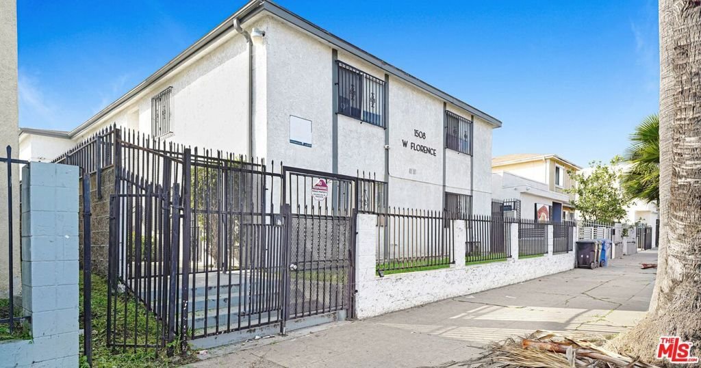 Los Angeles, California, United States 3 - 17017029