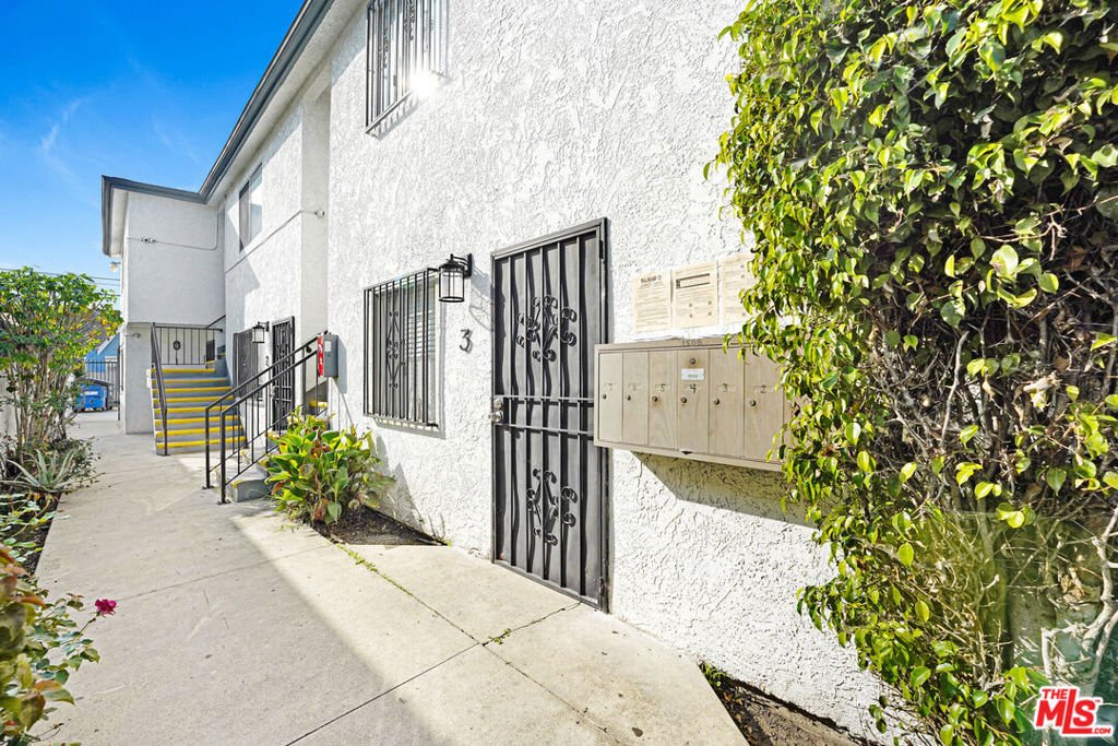 Los Angeles, California, United States 4 - 17017029