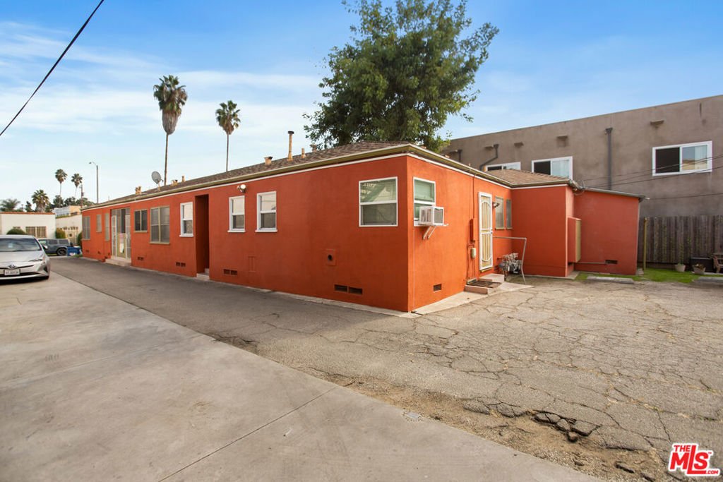 Los Angeles, California, United States 5 - 17017017