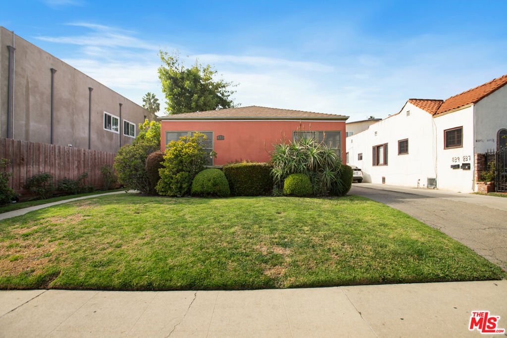 Los Angeles, California, United States 3 - 17017017