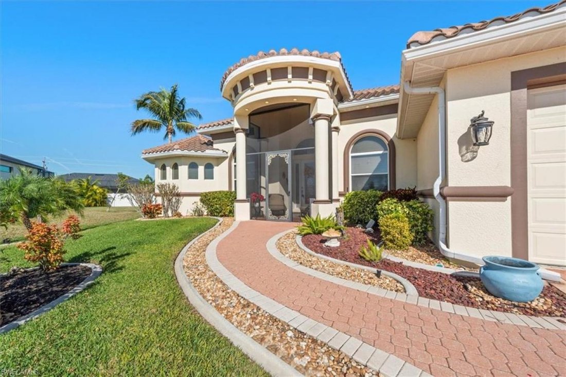 House in Cape Coral, Florida, United States 2 - 17017848