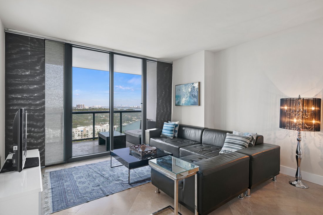 Condo in Miami, Florida, United States 4 - 17017633