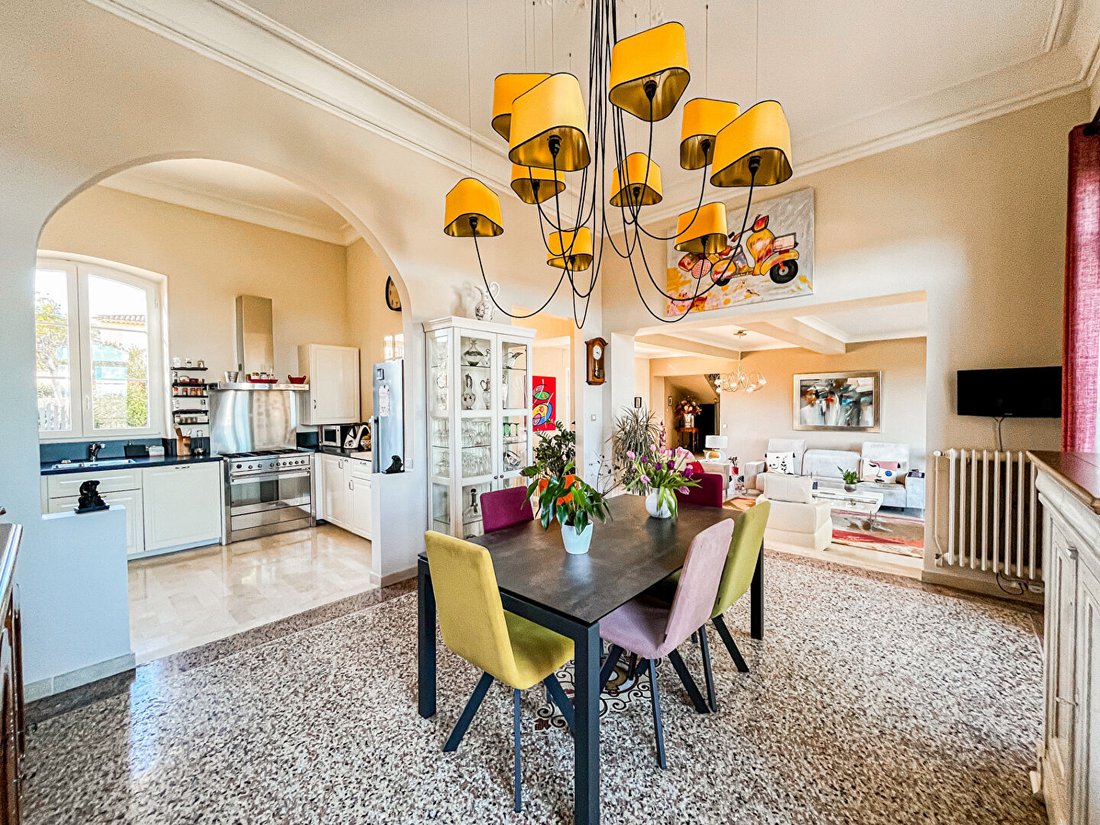 Villa in Bellecroix-Pont d'Avignon, Villeneuve-lès-Avignon, France 4 - 17017792