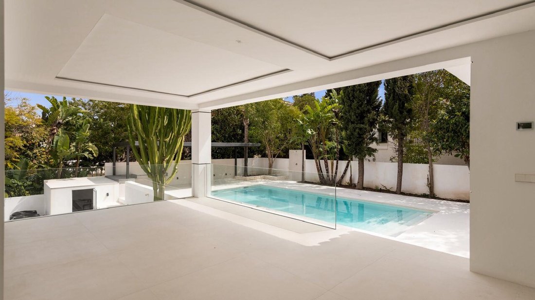 Villa in Guadalmina Alta, San Pedro de Alcantara, Spain 3 - 17017799