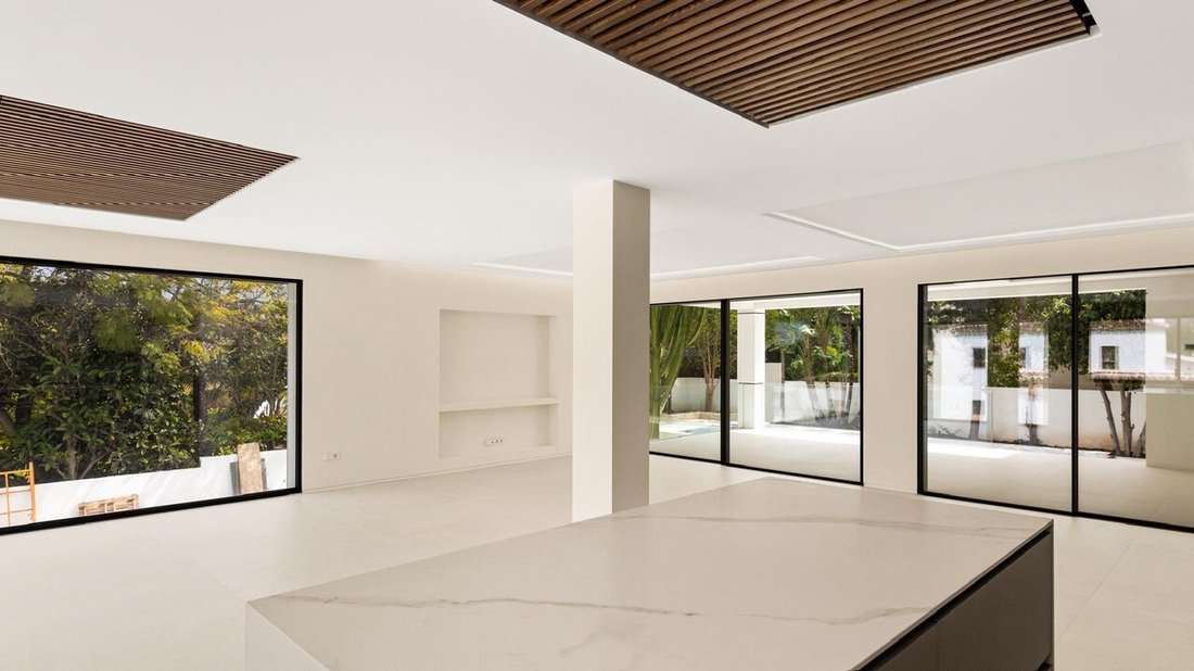 Villa in Guadalmina Alta, San Pedro de Alcantara, Spain 4 - 17017799
