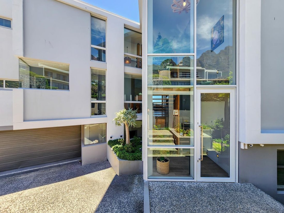 House in Camps Bay, Cape Town, South Africa 1 - 17017876
