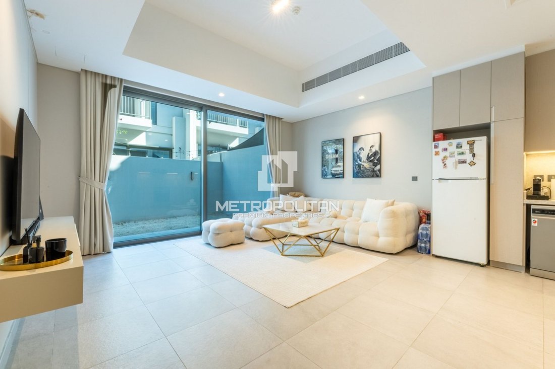 Townhouse in Hadaeq Sheikh Mohammed Bin Rashid, Dubai, United Arab Emirates 2 - 17018719