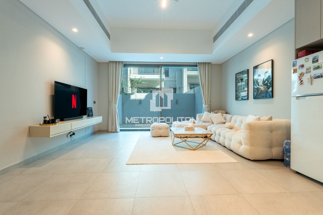 Townhouse in Hadaeq Sheikh Mohammed Bin Rashid, Dubai, United Arab Emirates 3 - 17018719