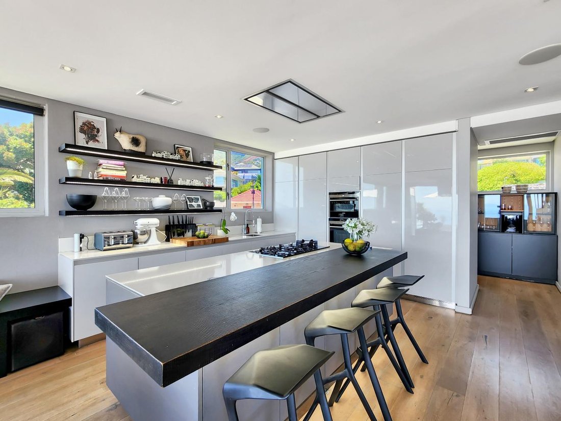 House in Camps Bay, Cape Town, South Africa 4 - 17017876