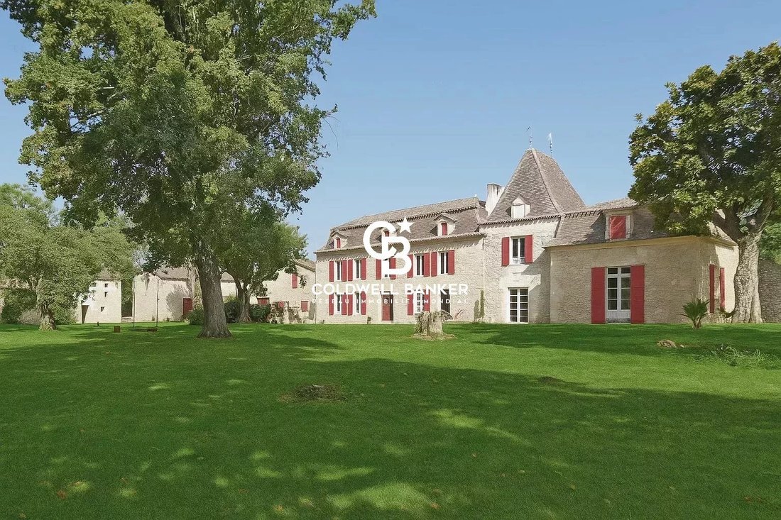 Castle in Saint-Méard-de-Gurçon, Nouvelle-Aquitaine, France 1 - 17015378