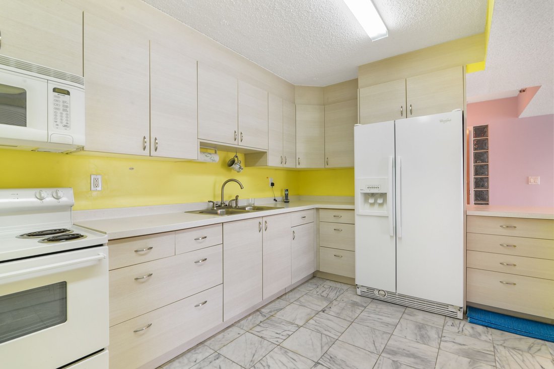 Condo in Bal Harbour, Florida, United States 5 - 17017399