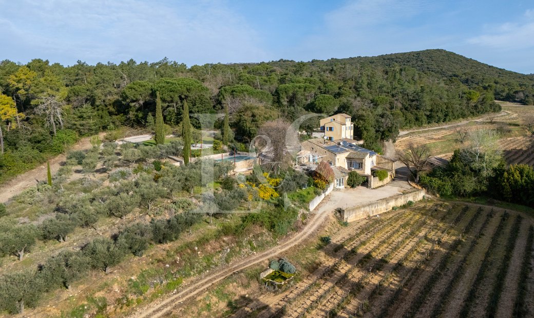 Stone Farmhouse With Gîtes And Vineyard In Aop Côtes Du Rhône 13 Ha Of Tranquility In The Gard