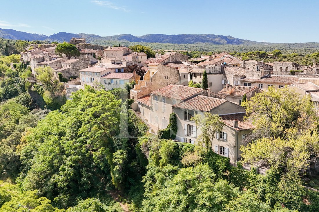 Venasque, Provence-Alpes-Côte d'Azur, France 1 - 17018969