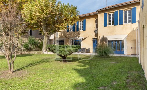 Estate in Saint Jean-Saint Genies, Avignon, France 1