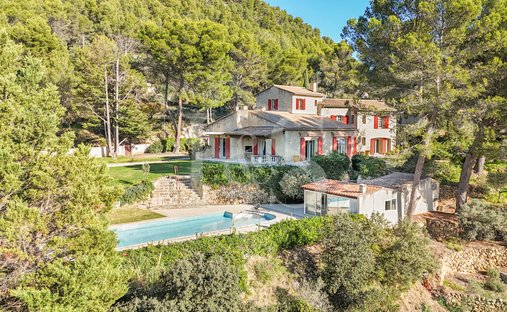 House in Beaumes-de-Venise, Provence-Alpes-Côte d'Azur, France 1