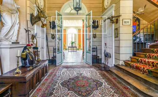 Château 3800 M² Sur Terrain 22ha