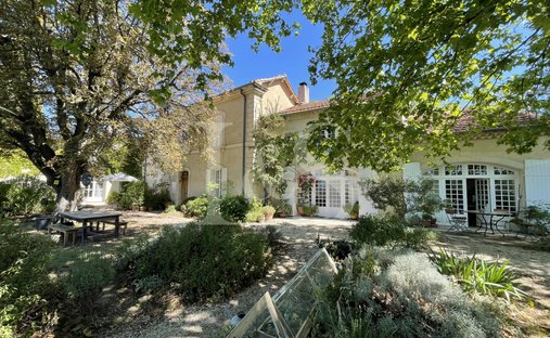 House in Visan, Provence-Alpes-Côte d'Azur, France 1