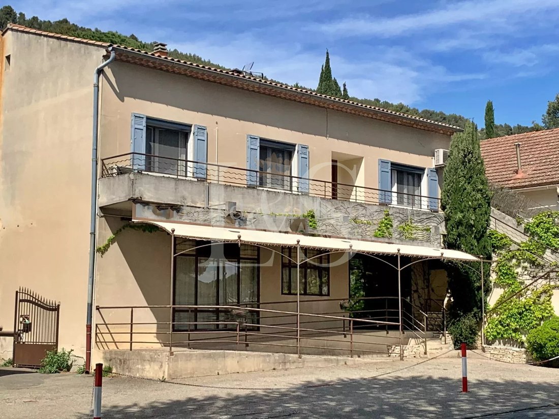 Beaumes-de-Venise, Provence-Alpes-Côte d'Azur, France 2 - 17018470