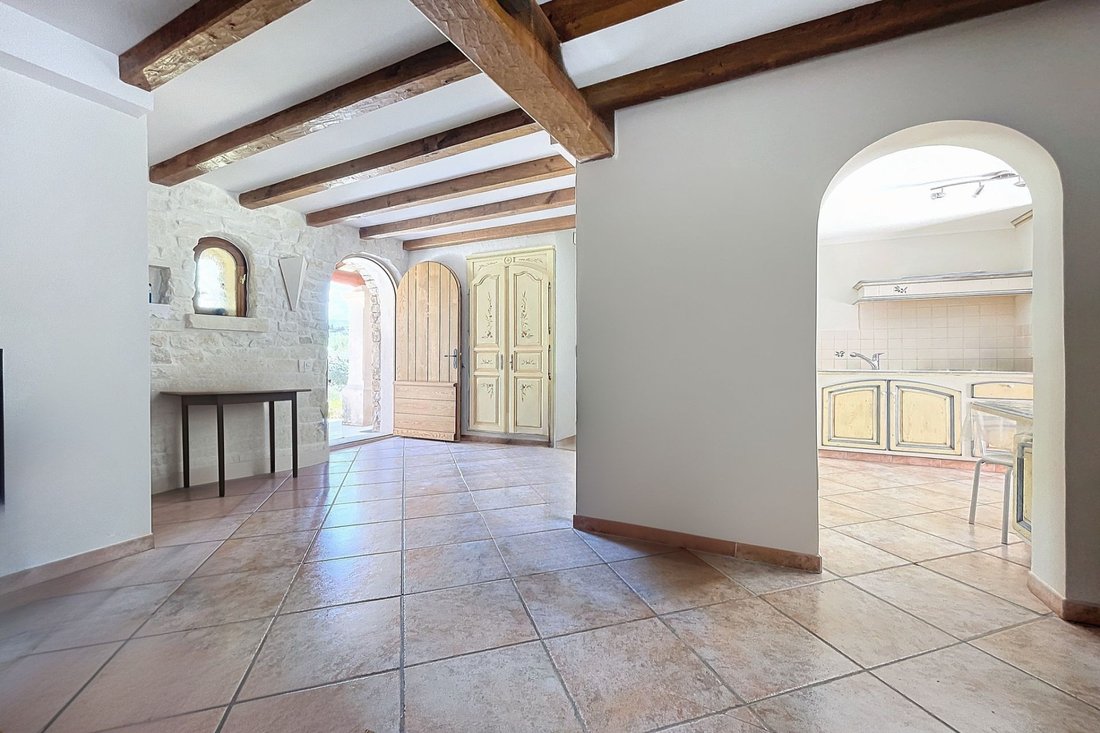 House in Saint-Saturnin-lès-Apt, Provence-Alpes-Côte d'Azur, France 2 - 17018487