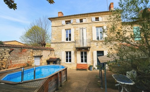 House in La Réole, Nouvelle-Aquitaine, France 1