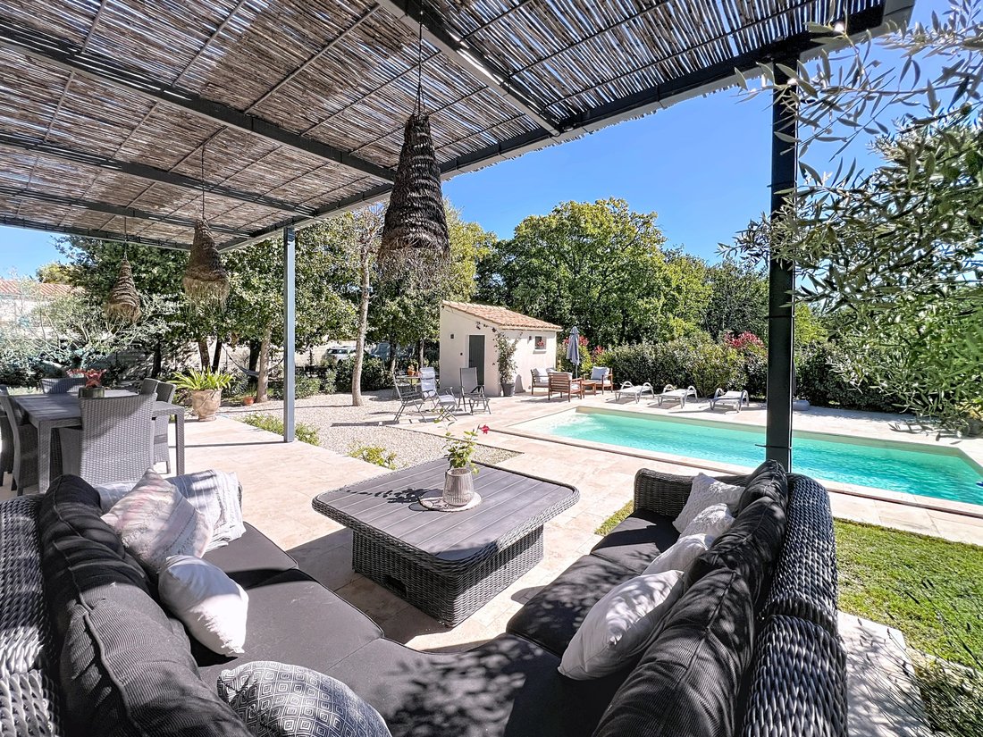 House in Saint-Saturnin-lès-Apt, Provence-Alpes-Côte d'Azur, France 1 - 17018802