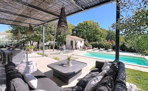 House in Saint-Saturnin-lès-Apt, Provence-Alpes-Côte d'Azur, France 1