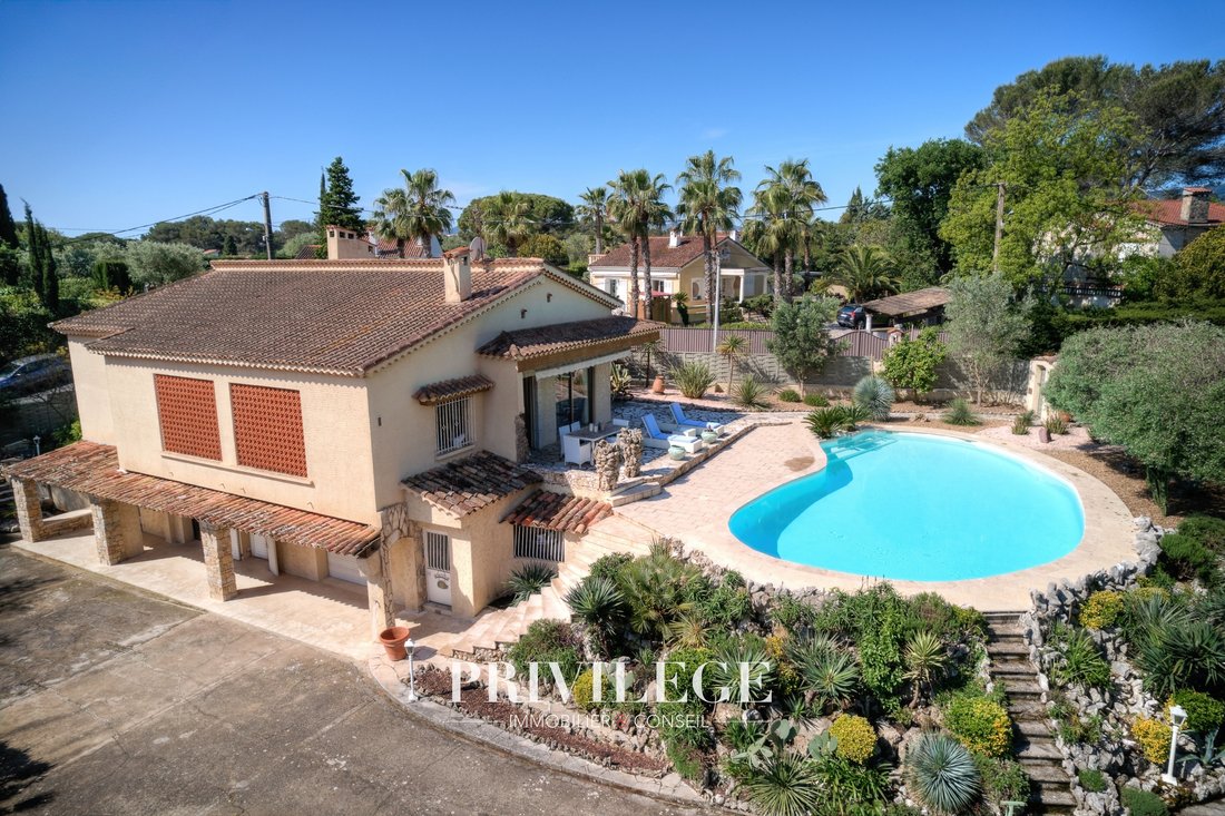 Villa in Mougins, Provence-Alpes-Côte d'Azur, France 3 - 17018841