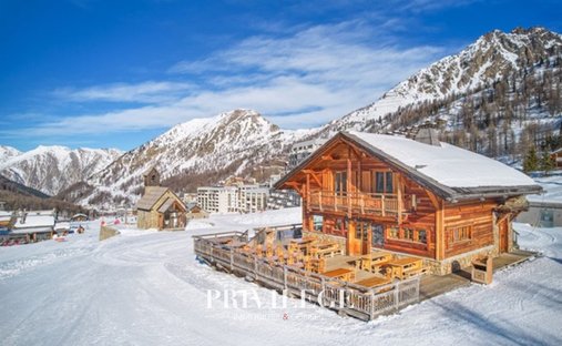 Chalet in Isola, Provence-Alpes-Côte d'Azur, France 1