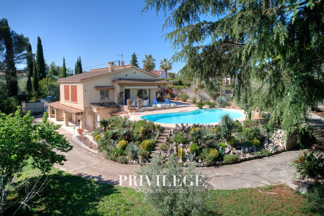 Villa in Mougins, Provence-Alpes-Côte d'Azur, France 1 - 17018841