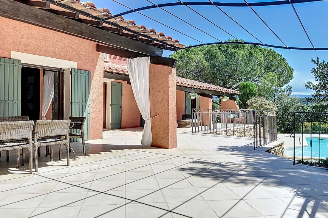 House in Saint-Saturnin-lès-Apt, Provence-Alpes-Côte d'Azur, France 5 - 17018487