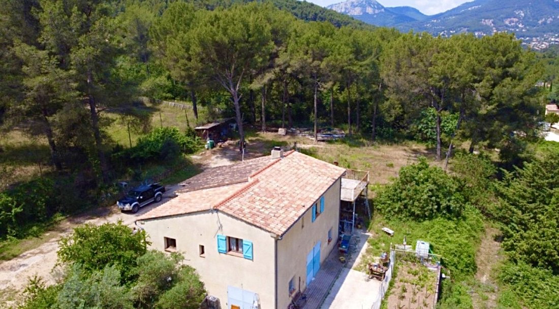 House in Le Revest-les-Eaux, Provence-Alpes-Côte d'Azur, France 1 - 17018466
