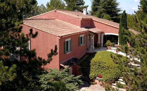 Casa a Saint-Saturnin-lès-Apt, Provenza-Alpi-Costa Azzurra, Francia 1