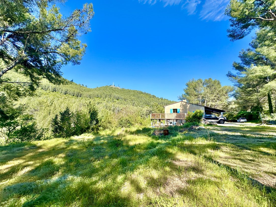 House in Le Revest-les-Eaux, Provence-Alpes-Côte d'Azur, France 2 - 17018466