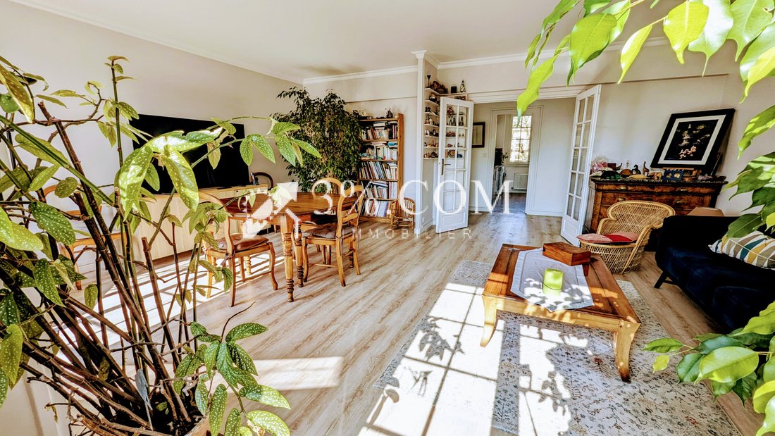 Apartment in Notre Dame, Versailles, France 2 - 17018595