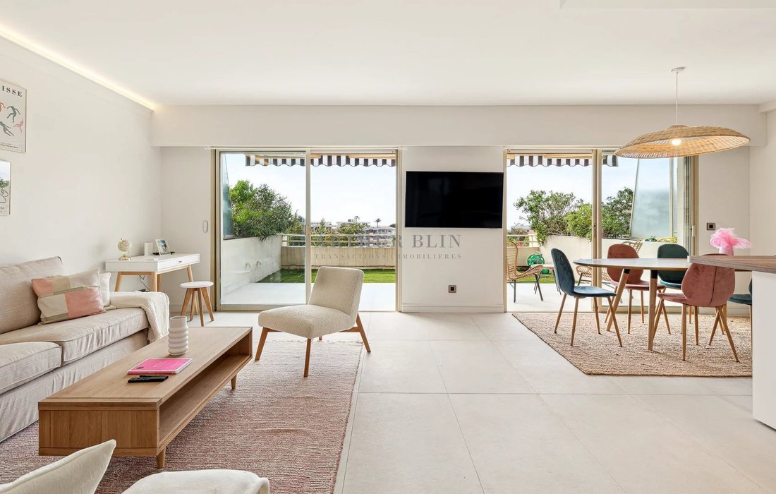 Apartment in Le Plan, Cannes, France 1 - 17018478