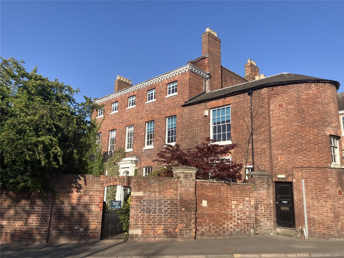 House in Worcester, England 1 - 17020019