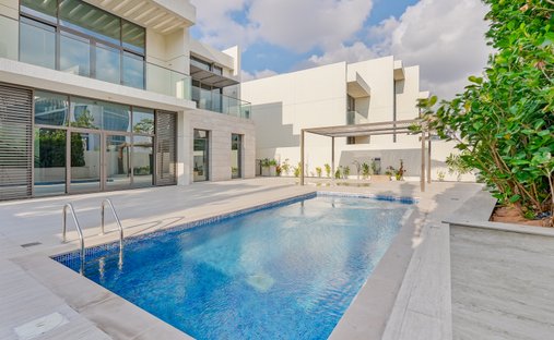Villa in MBR City / Mohammed Bin Rashid City, Dubai, United Arab Emirates 1