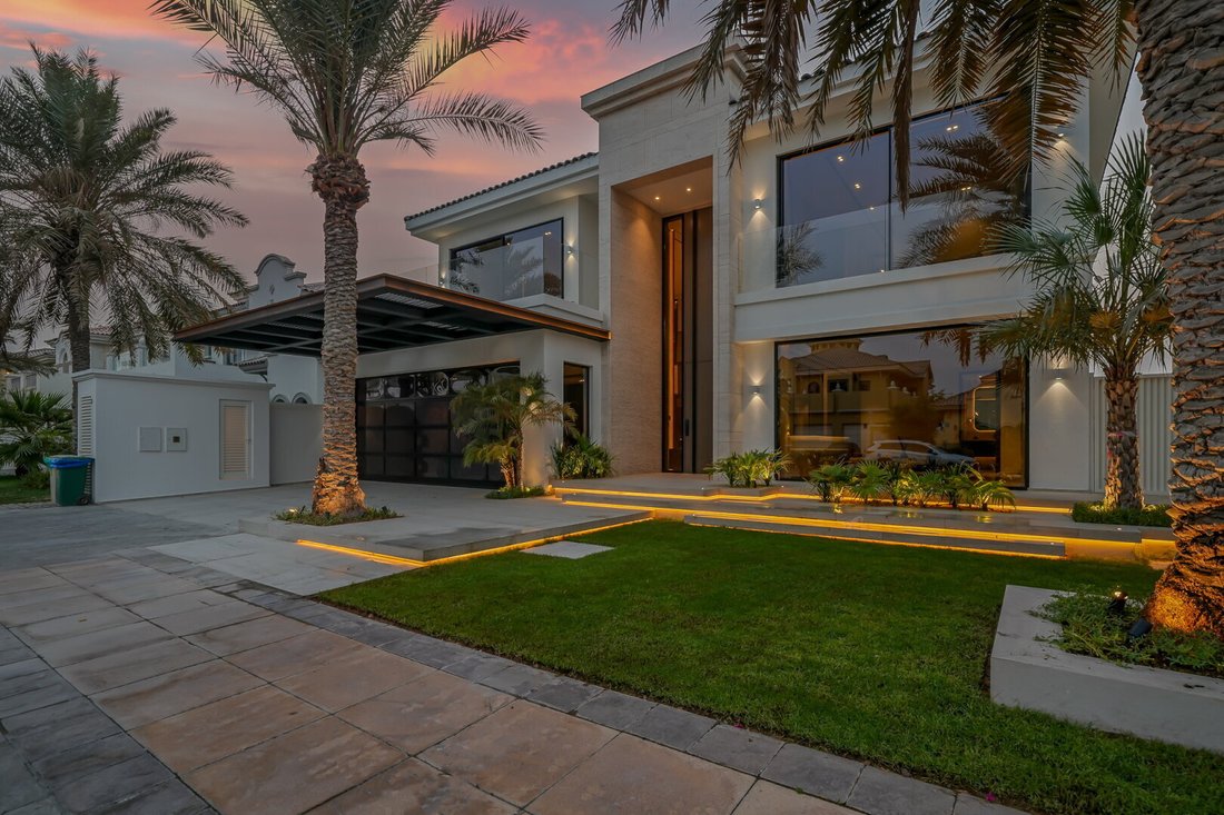 Villa in Palm Jumeirah, Dubai, United Arab Emirates 1 - 17020034